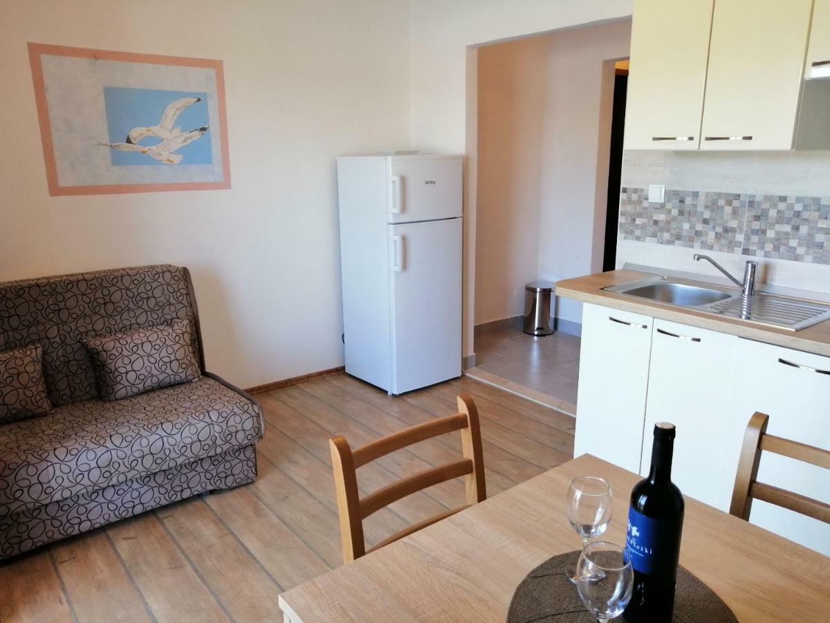 Apartments And Room Caric Jelsa  Buitenkant foto