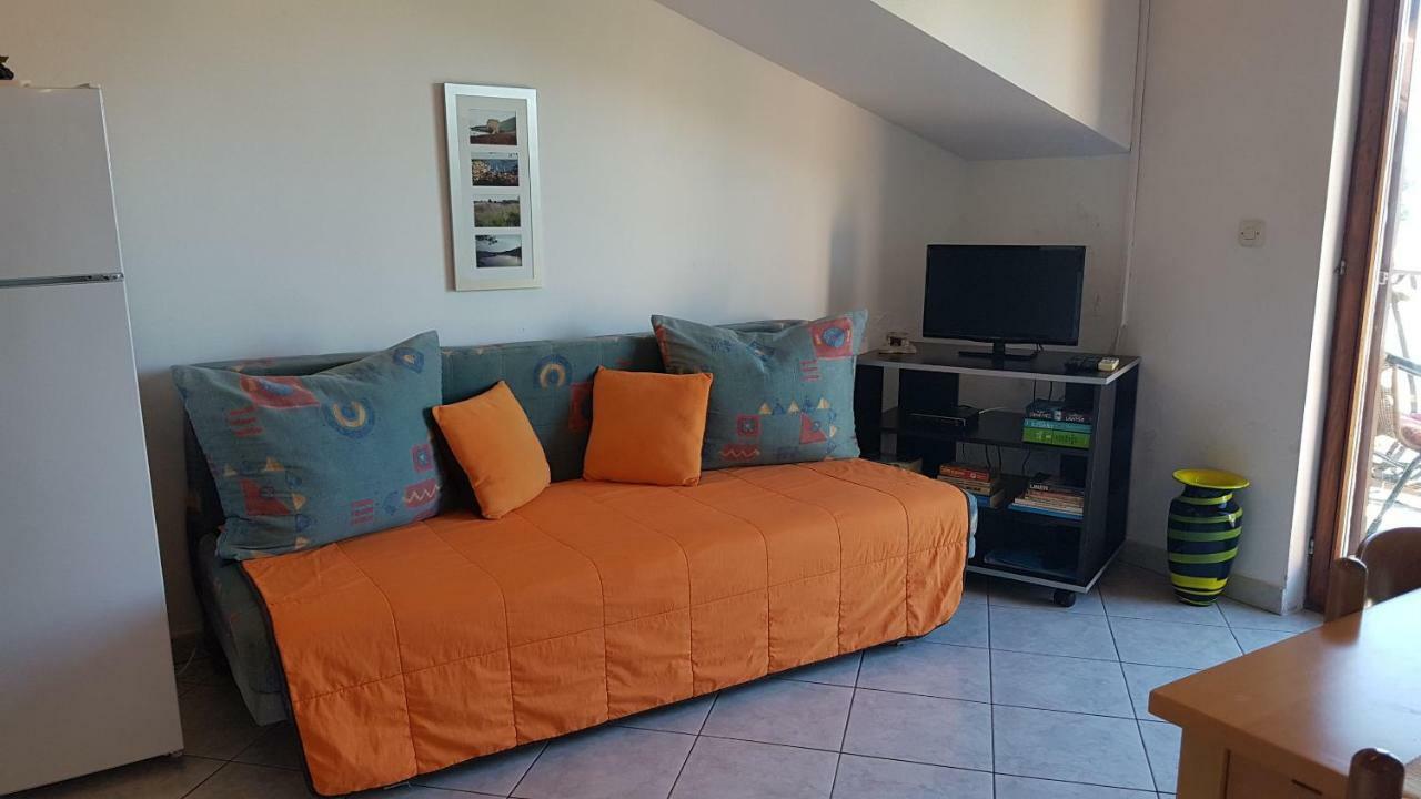 Apartments And Room Caric Jelsa  Buitenkant foto