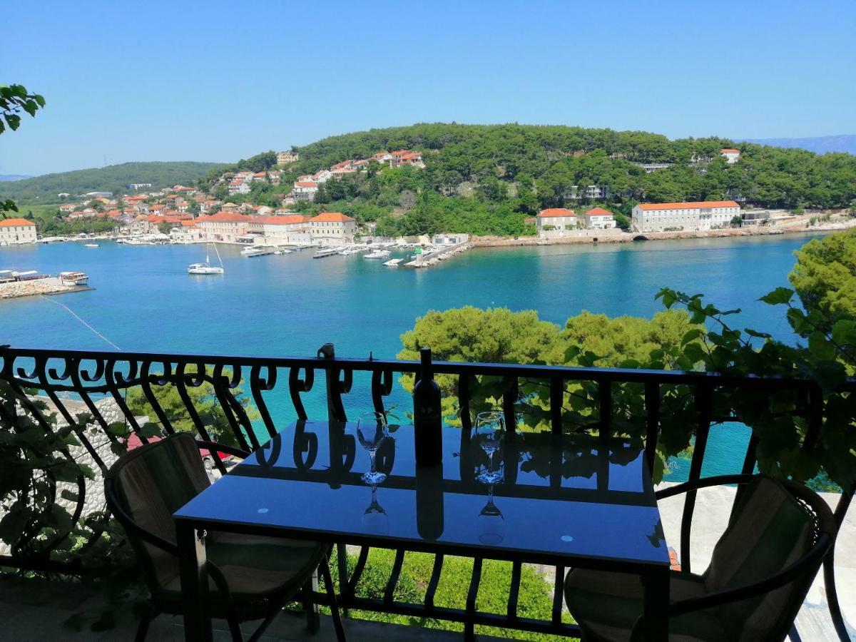 Apartments And Room Caric Jelsa  Buitenkant foto