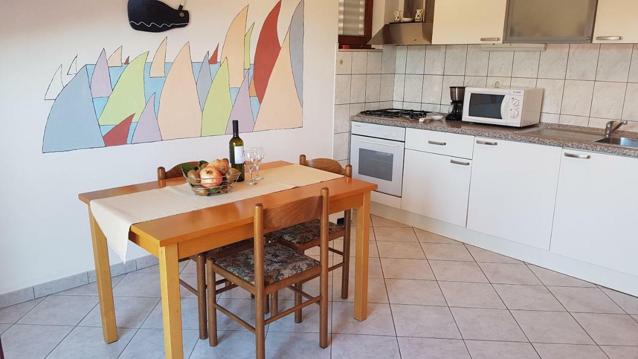Apartments And Room Caric Jelsa  Buitenkant foto