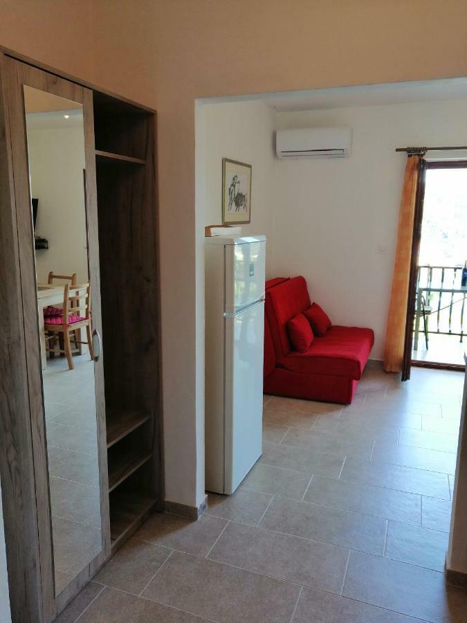 Apartments And Room Caric Jelsa  Buitenkant foto